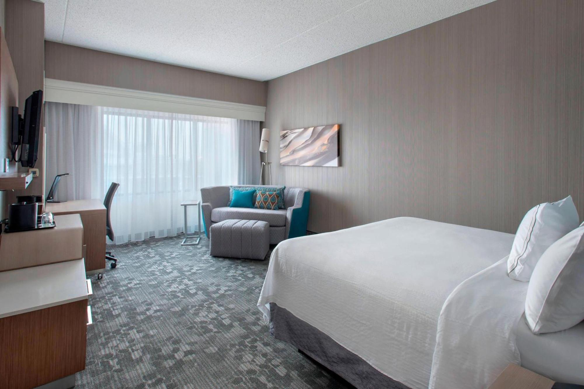 Courtyard By Marriott Newark 3*